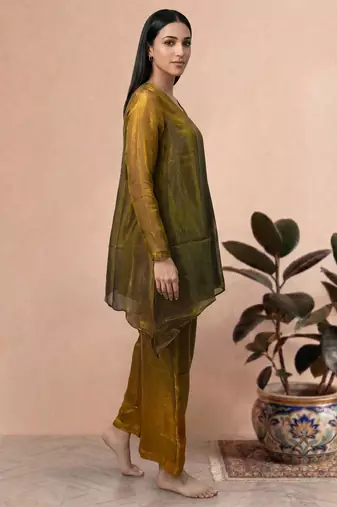 Mehendi fendi silk tie and dye short kurta with pant