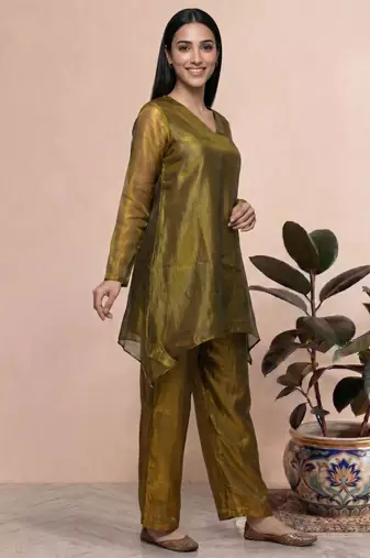 Mehendi fendi silk tie and dye short kurta with pant