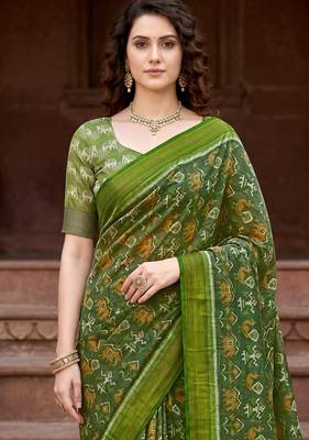 green woven cotton saree with blouse 2