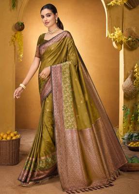 green woven silk blend saree with blouse 2
