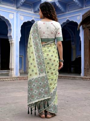 green woven cotton saree with blouse 4