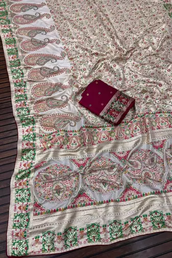 white-maroon siroski diamonds twins figure with rich pallu pasmina silk saree