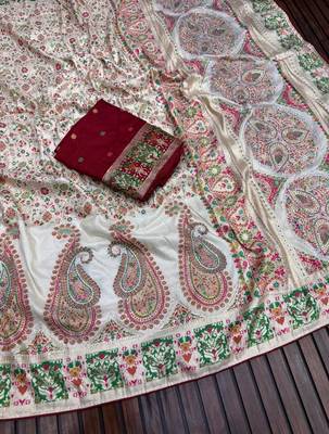 white-maroon siroski diamonds twins figure with rich pallu pasmina silk saree 4