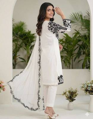 White fox georgette sequence embroidered suit 3
