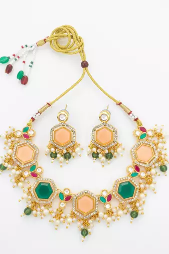 gold plated kundan choker set