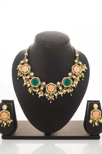 gold plated kundan choker set