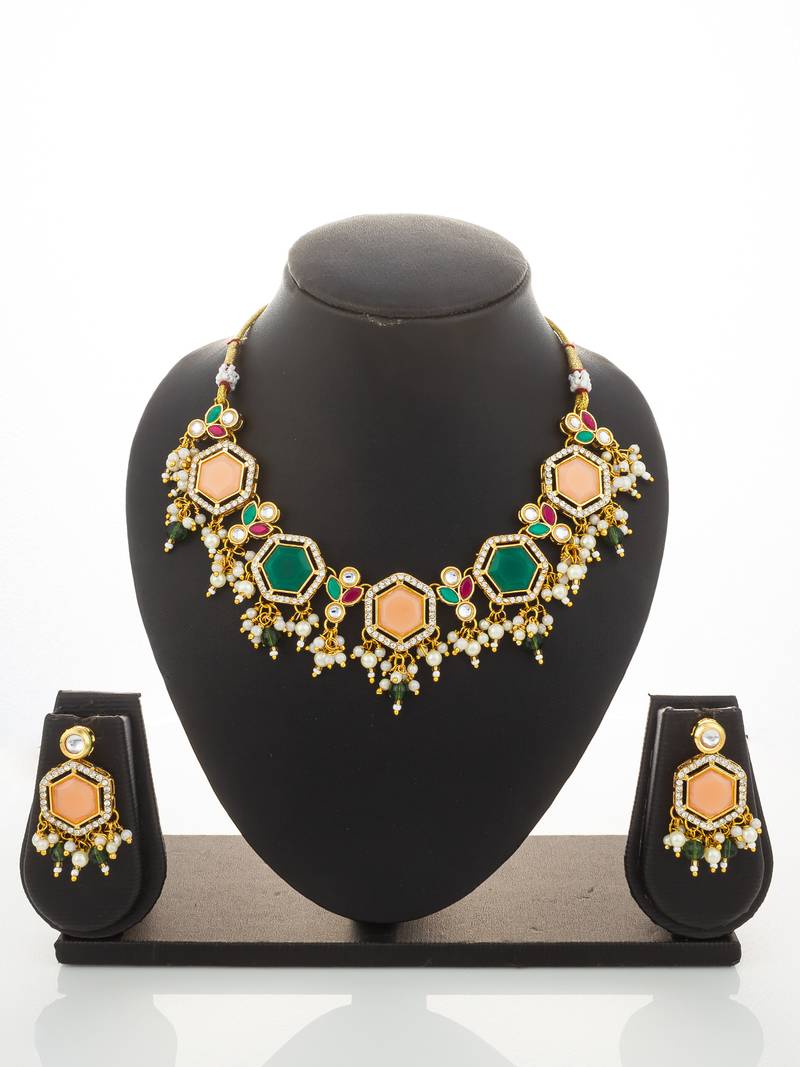 gold plated kundan choker set