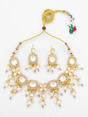 gold plated kundan choker set 1
