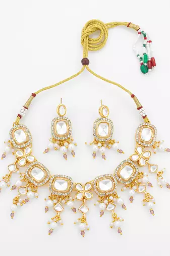 gold plated kundan choker set