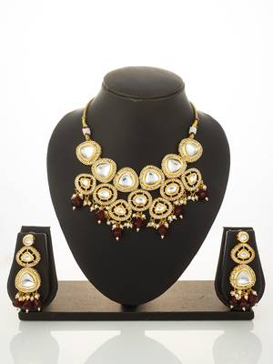 gold plated kundan choker set 1
