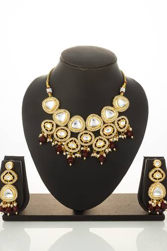 gold plated kundan choker set