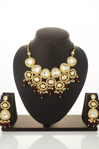 gold plated kundan choker set