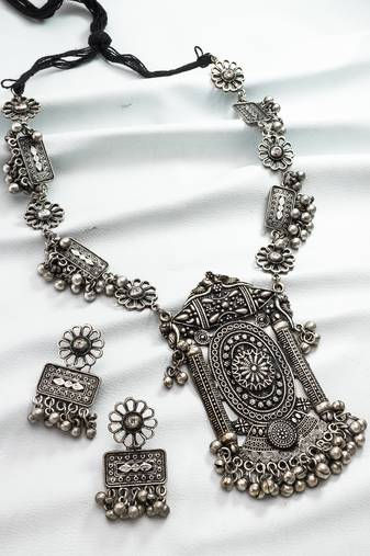 oxidized silver floral rectangular panel necklace set with large pendant and ghungroo earrings