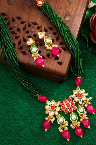 green beaded kundan necklace set