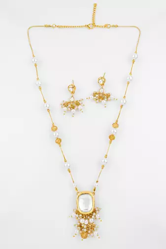 gold plated pearl kundan set