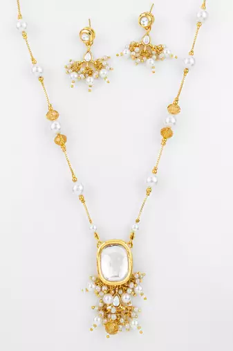 gold plated pearl kundan set