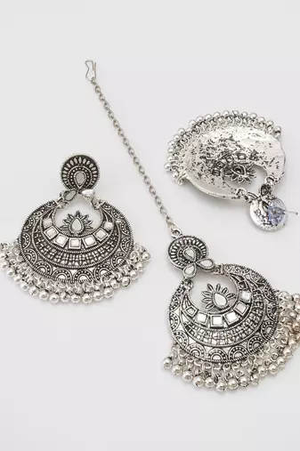 oxidized silver lotus mirror chandbali pendant necklace set with earrings and maang tikka