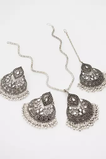 oxidized silver diamond-top chandbali mirror work pendant necklace set with earrings and maang tikka