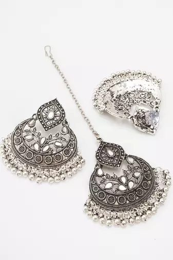 oxidized silver diamond-top chandbali mirror work pendant necklace set with earrings and maang tikka