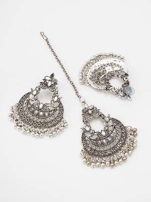 oxidized silver chandbali mirror work pendant necklace set with earrings and maang tikka 4