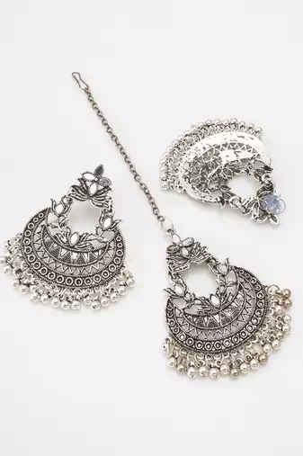 oxidized silver chandbali mirror work pendant necklace set with earrings and maang tikka