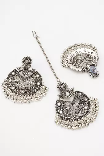 oxidized silver floral chandbali pendant necklace set with mirror work earrings and maang tikka
