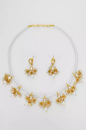 gold plated kundan choker set