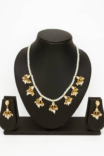 gold plated kundan choker set
