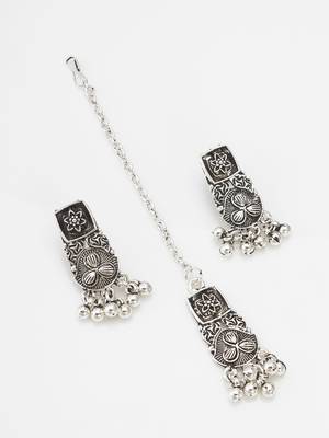 oxidized silver floral panel choker necklace set with ghungroo drops, earrings and maang tikka 2