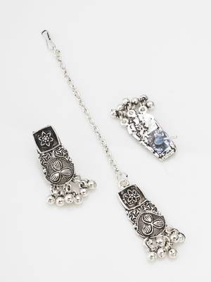 oxidized silver floral panel choker necklace set with ghungroo drops, earrings and maang tikka 3
