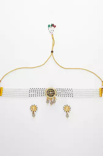 white pearl choker necklace set