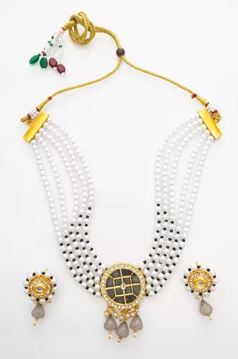 white pearl choker necklace set