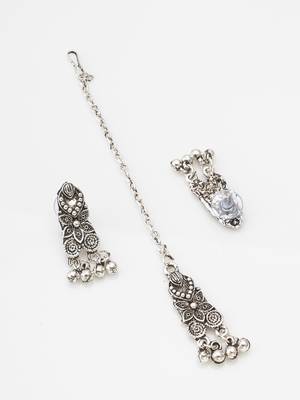 oxidized silver choker necklace set with peacock feather, ghungroo drops, earrings and maang tikka 4