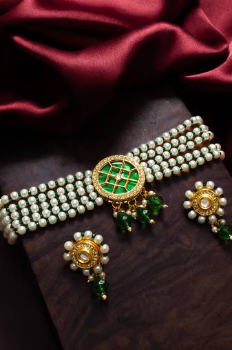 gold plated green white choker set