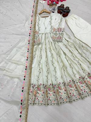 Off white silk blend embroidered gown set 3