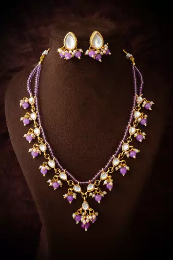 gold plated lavender kundan choker set
