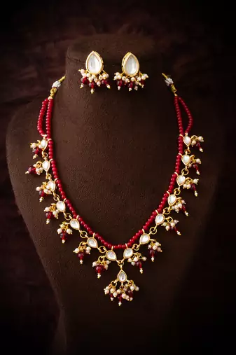 red beaded kundan necklace set