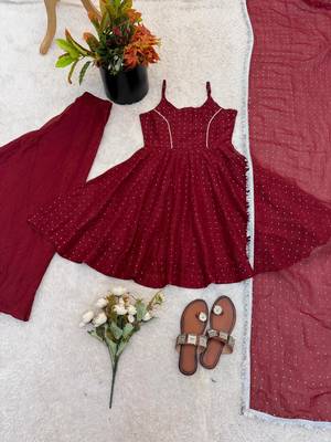 Red silk blend embroidered sharara palazzo set 4
