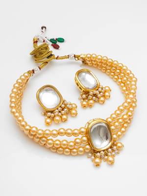 gold toned kundan choker set 1