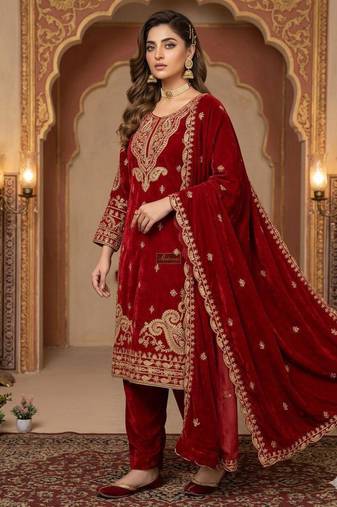 Red silk blend embroidered kurta set
