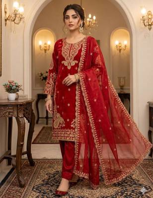 Red silk blend embroidered kurta set 3