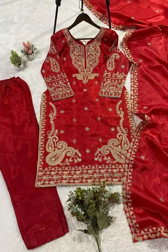 Red silk blend embroidered kurta set