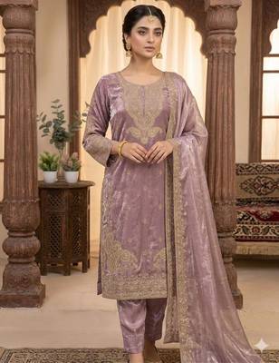Lavender silk blend embroidered kurta set 2