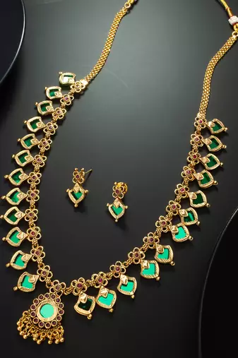 green stone floral necklace set