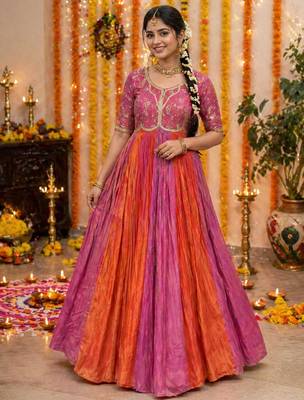 Pink silk blend embroidered gown set 2
