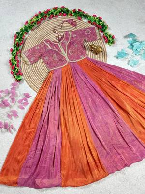 Pink silk blend embroidered gown set 3