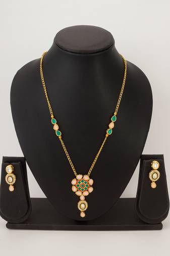 traditional kundan necklace set