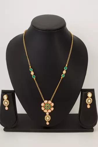 traditional kundan necklace set