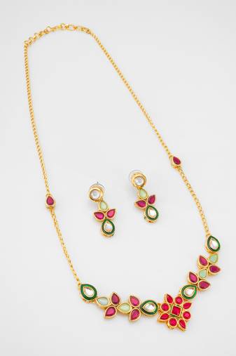 gold plated teardrop kundan necklace
