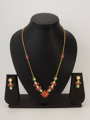 gold plated teardrop kundan necklace 4